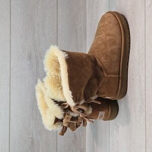 Ugg Australia Women Suede Ankle Sheepskin Bow Boots shoes sz 9